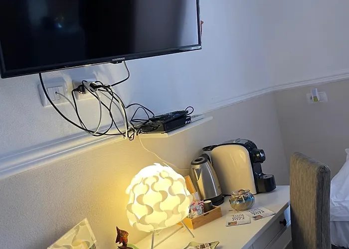 Alojamento de Acomodação e Pequeno-almoço La Torre 4*