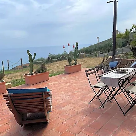 לינה וארוחת בוקר La Torre 4*